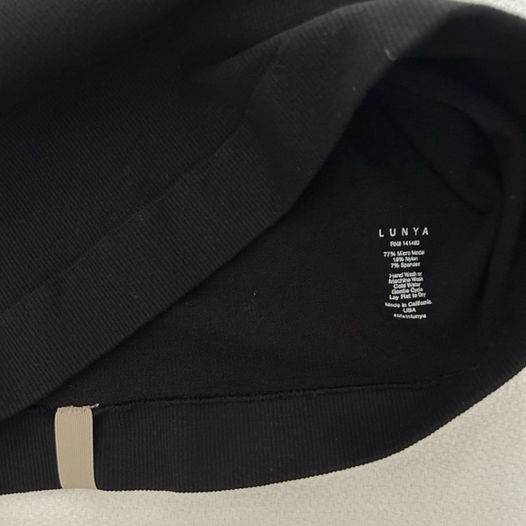 Lunya Seamless High Neck Crop
Bralette - Picture 5 of 6